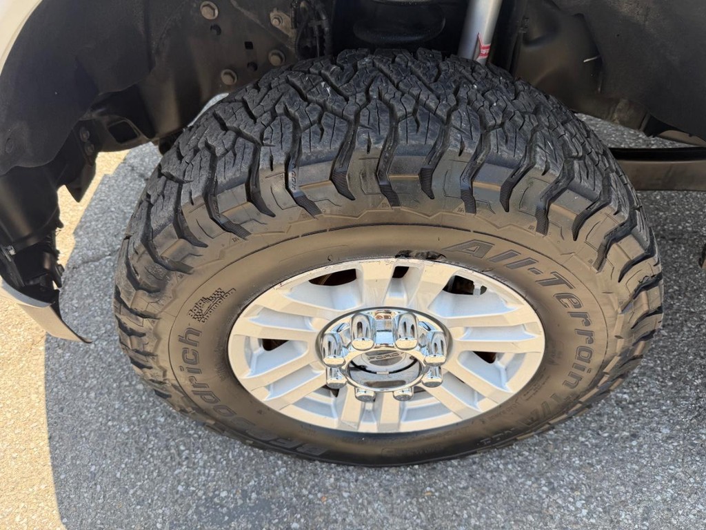 Ford F-350 Vehicle Full-screen Gallery Image 56