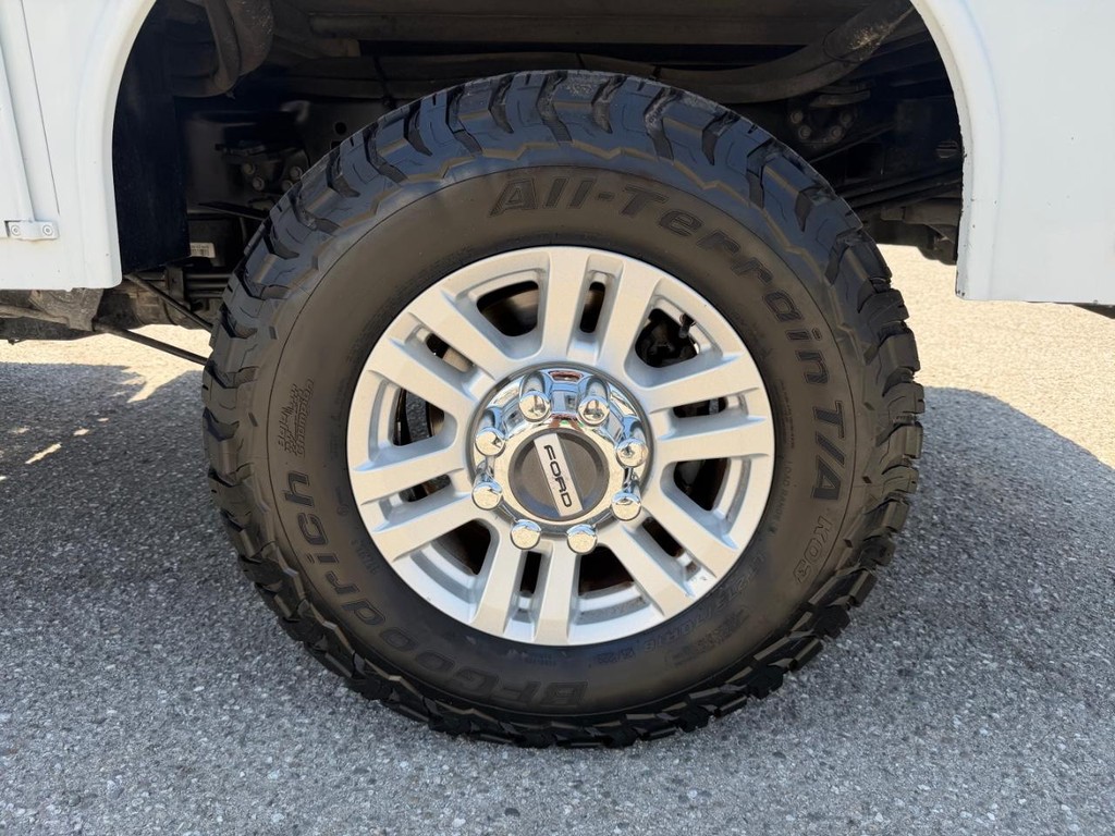 Ford F-350 Vehicle Full-screen Gallery Image 59