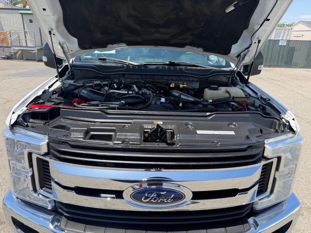 Ford F-350 Vehicle Full-screen Gallery Image 62