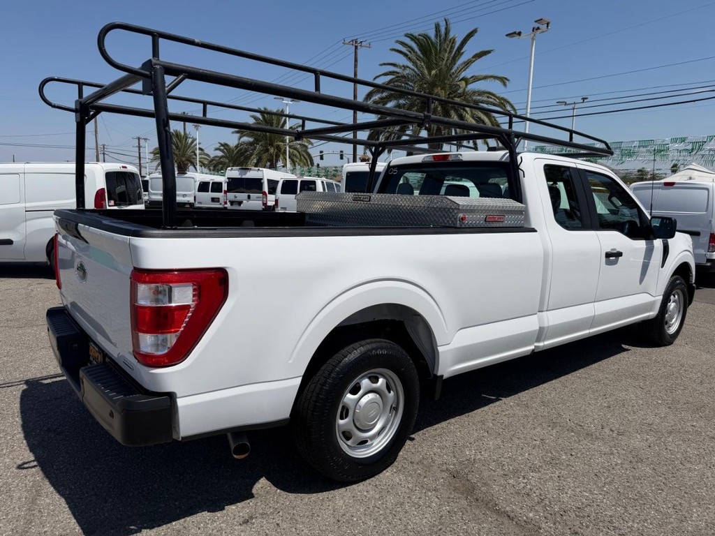 Ford F-150 Vehicle Full-screen Gallery Image 06