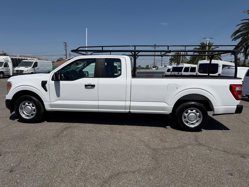 Ford F-150 Vehicle Full-screen Gallery Image 11