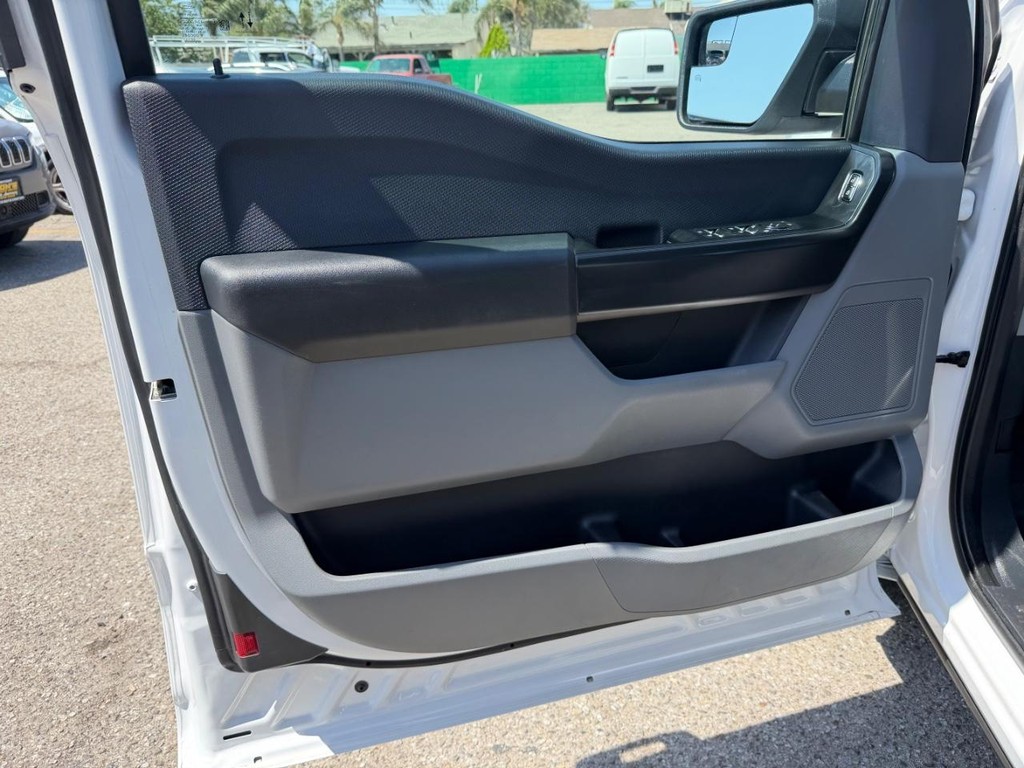 Ford F-150 Vehicle Full-screen Gallery Image 15