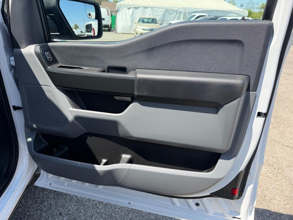 Ford F-150 Vehicle Full-screen Gallery Image 22