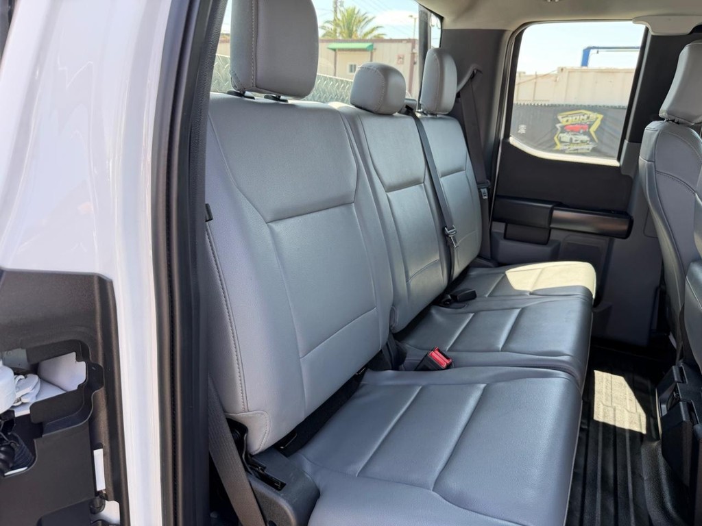 Ford F-150 Vehicle Full-screen Gallery Image 27