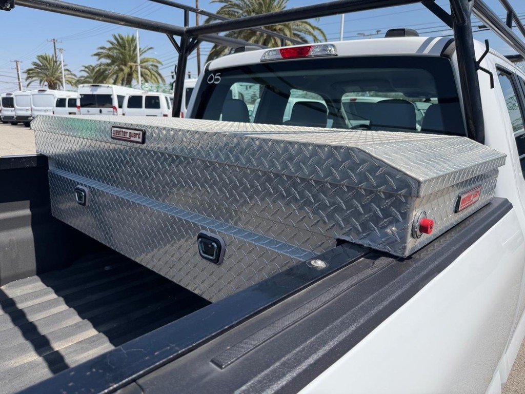 Ford F-150 Vehicle Full-screen Gallery Image 41
