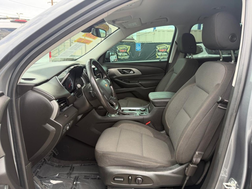 Chevrolet Traverse Vehicle Full-screen Gallery Image 17