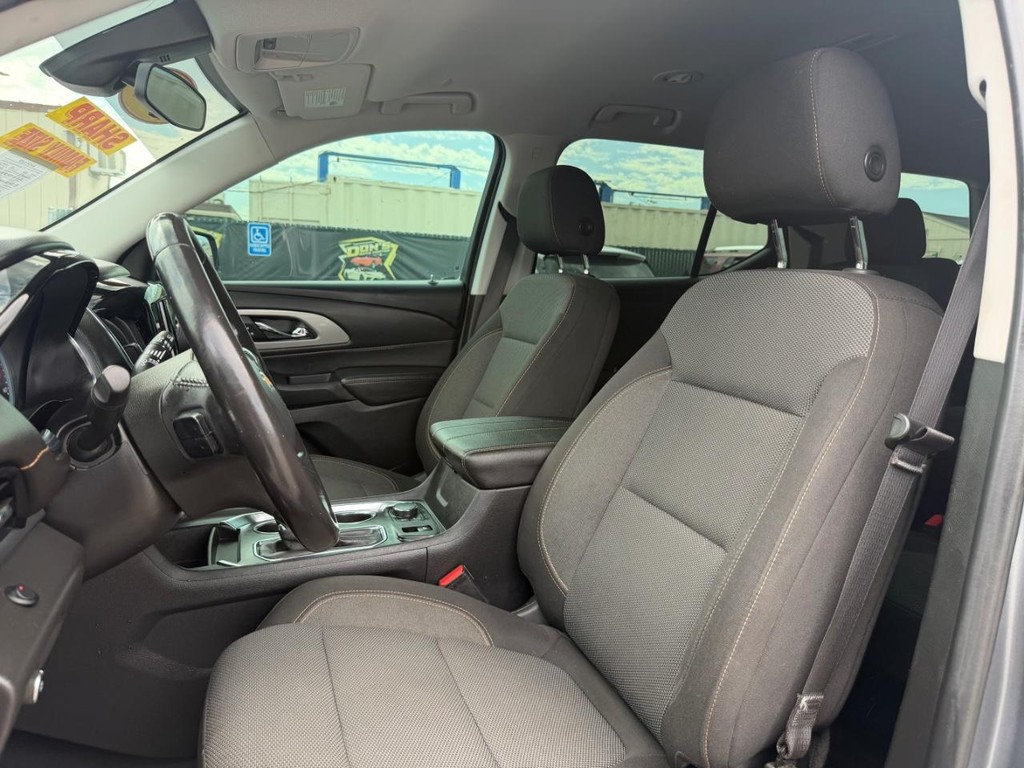 Chevrolet Traverse Vehicle Full-screen Gallery Image 18
