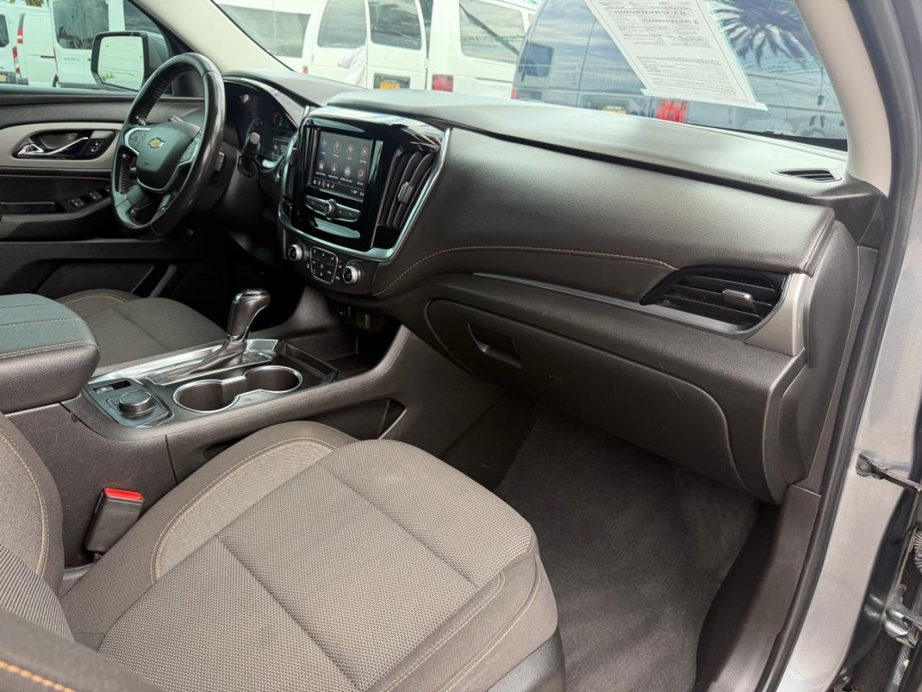 Chevrolet Traverse Vehicle Full-screen Gallery Image 20