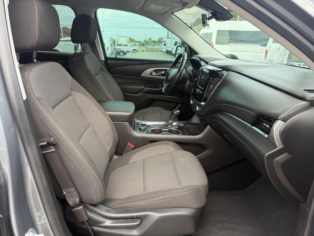 Chevrolet Traverse Vehicle Full-screen Gallery Image 21