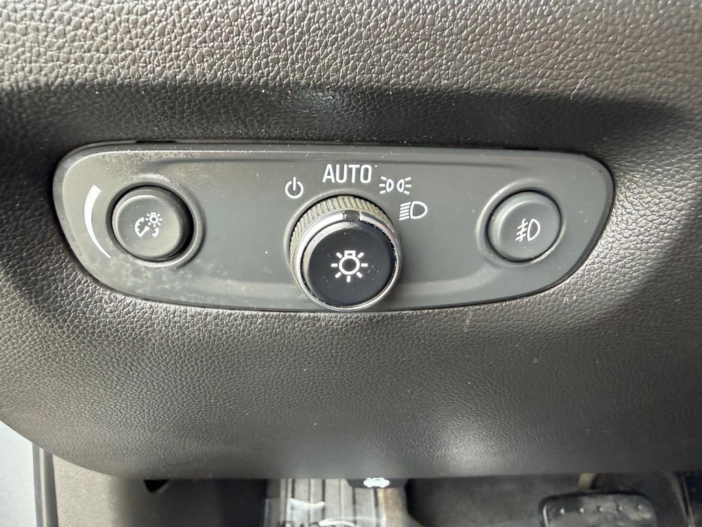 Chevrolet Traverse Vehicle Full-screen Gallery Image 32