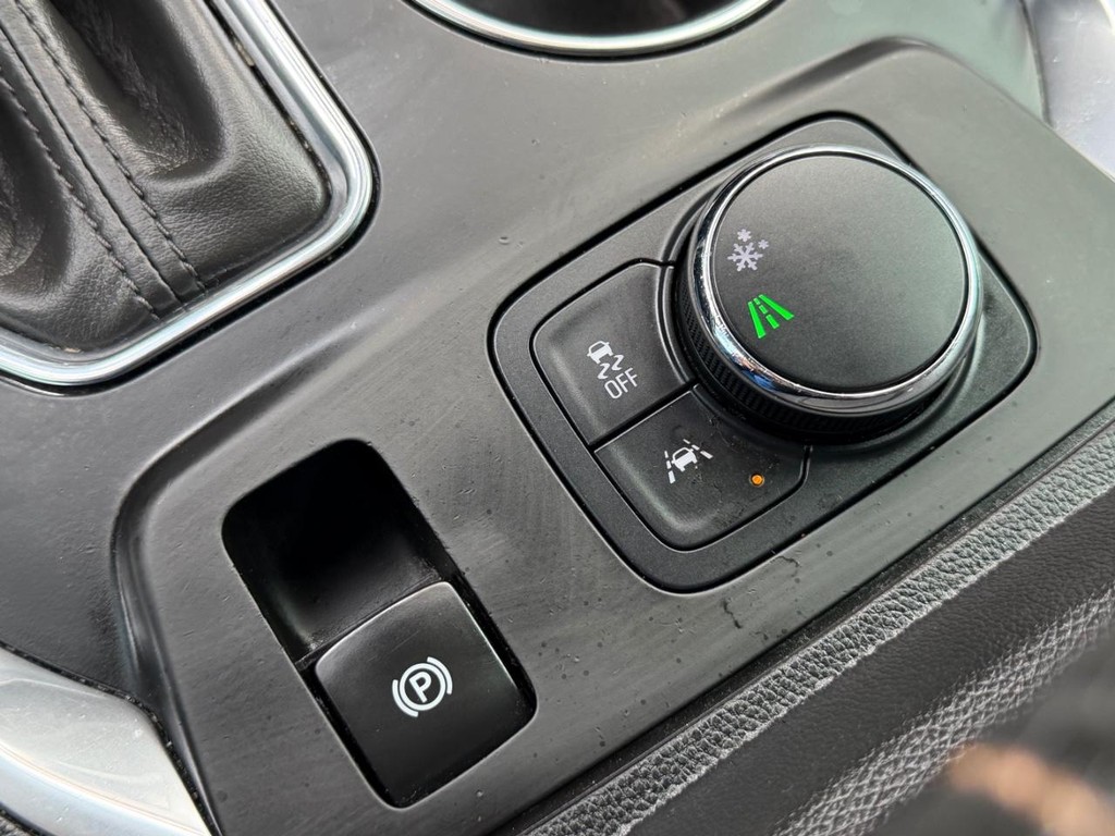 Chevrolet Traverse Vehicle Full-screen Gallery Image 34