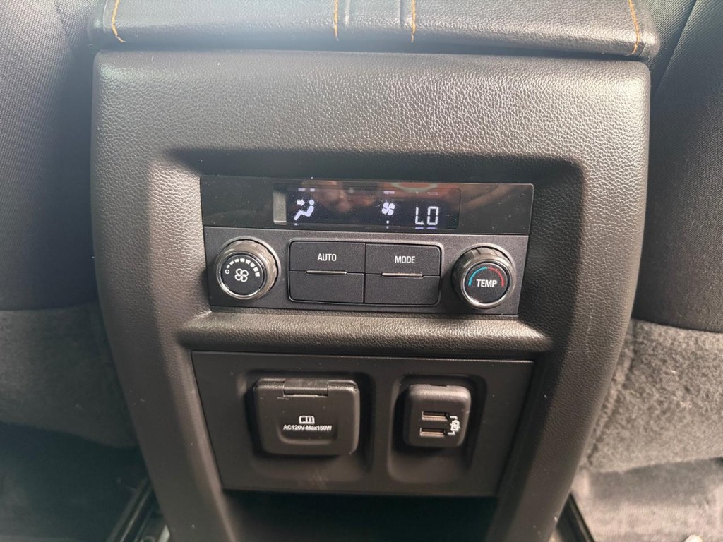 Chevrolet Traverse Vehicle Full-screen Gallery Image 36