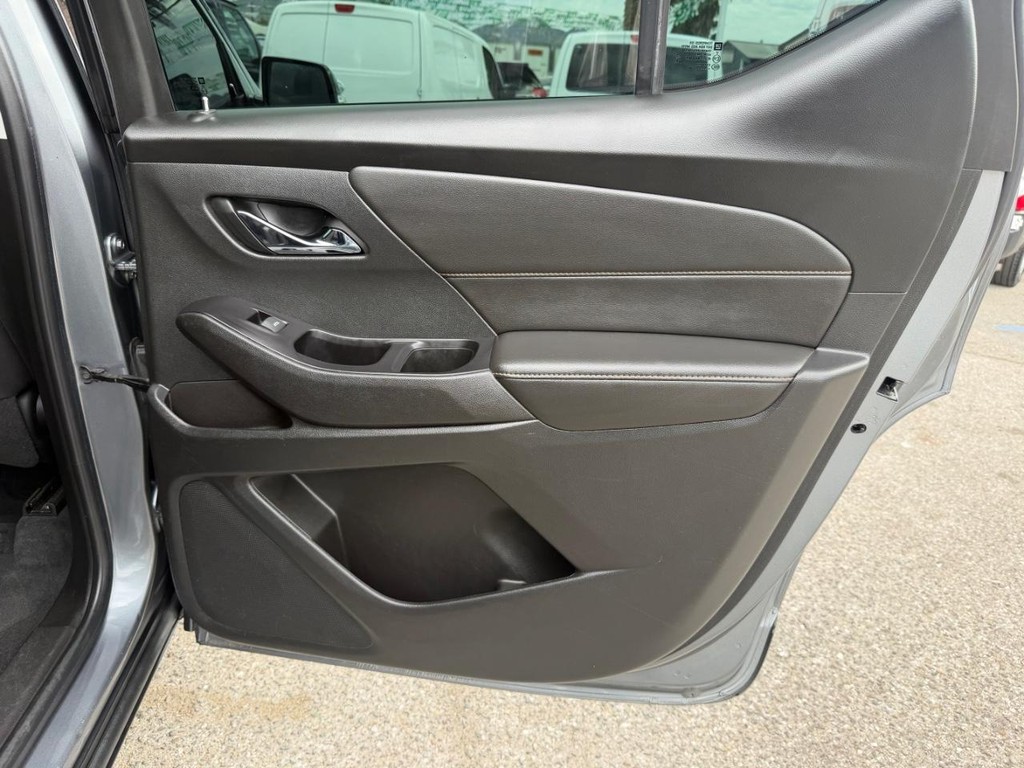 Chevrolet Traverse Vehicle Full-screen Gallery Image 37