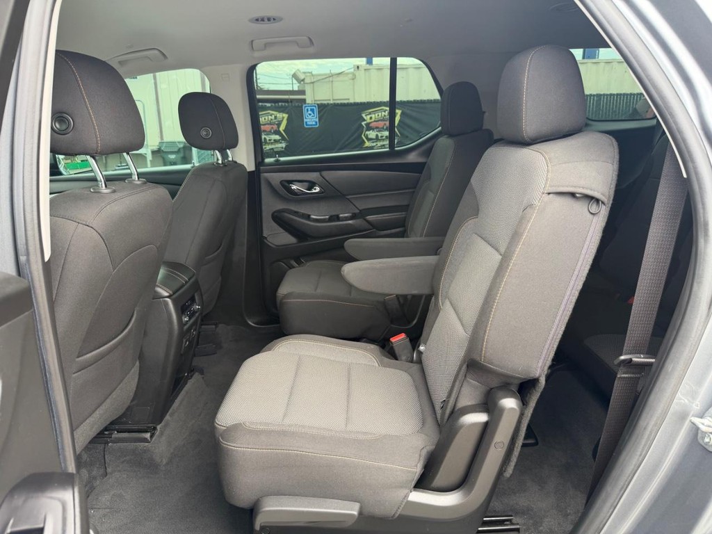 Chevrolet Traverse Vehicle Full-screen Gallery Image 42
