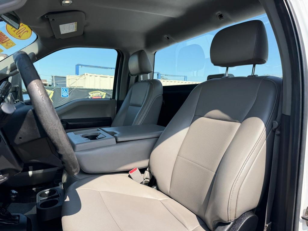 Ford F-250 Vehicle Full-screen Gallery Image 18