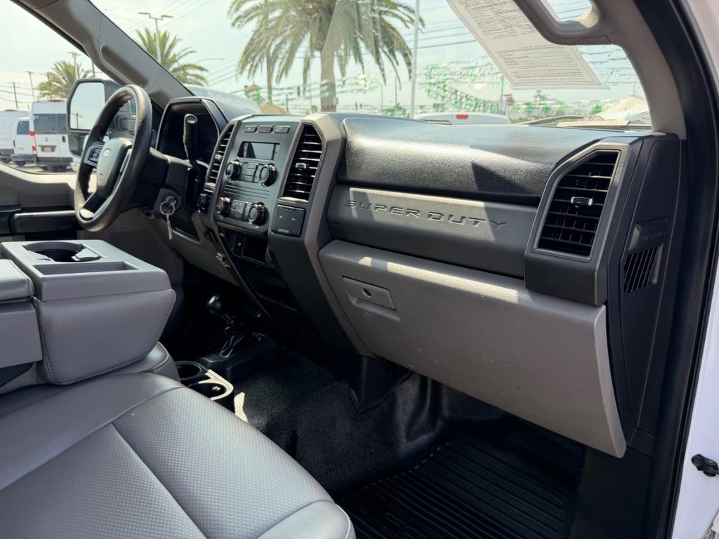Ford F-250 Vehicle Full-screen Gallery Image 20