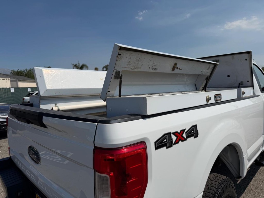 Ford F-250 Vehicle Full-screen Gallery Image 33