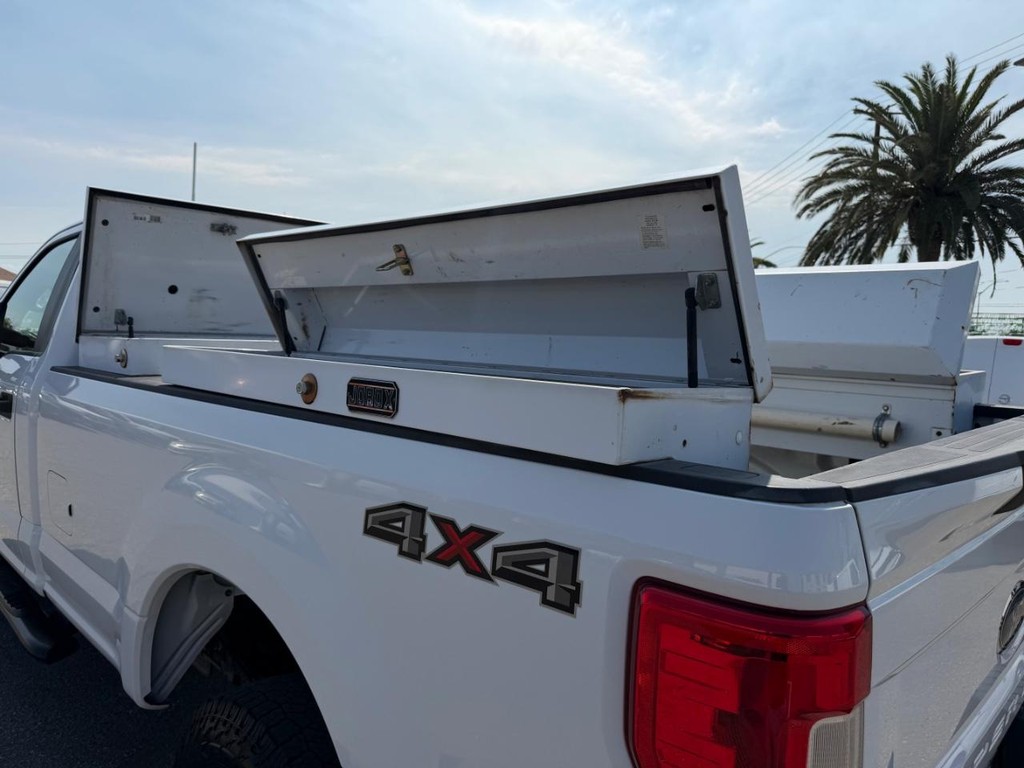 Ford F-250 Vehicle Full-screen Gallery Image 34