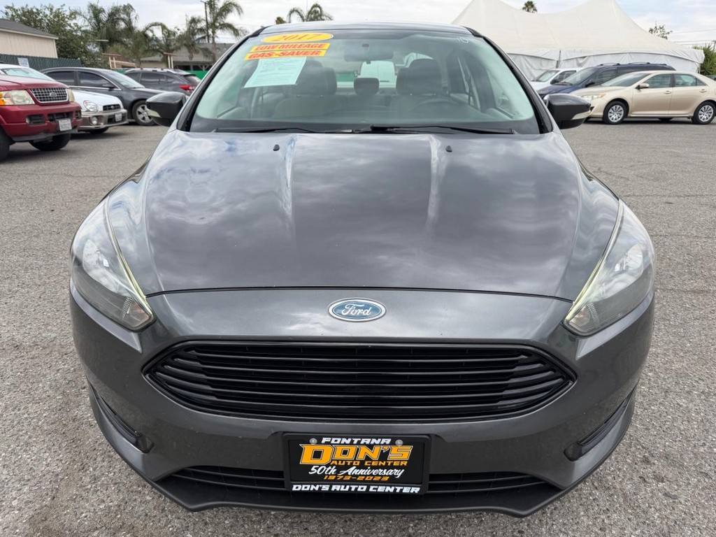 Ford Focus Vehicle Full-screen Gallery Image 14