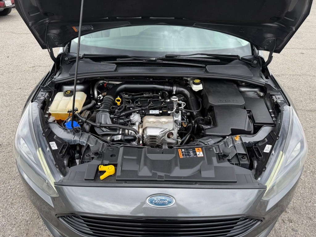 Ford Focus Vehicle Full-screen Gallery Image 39