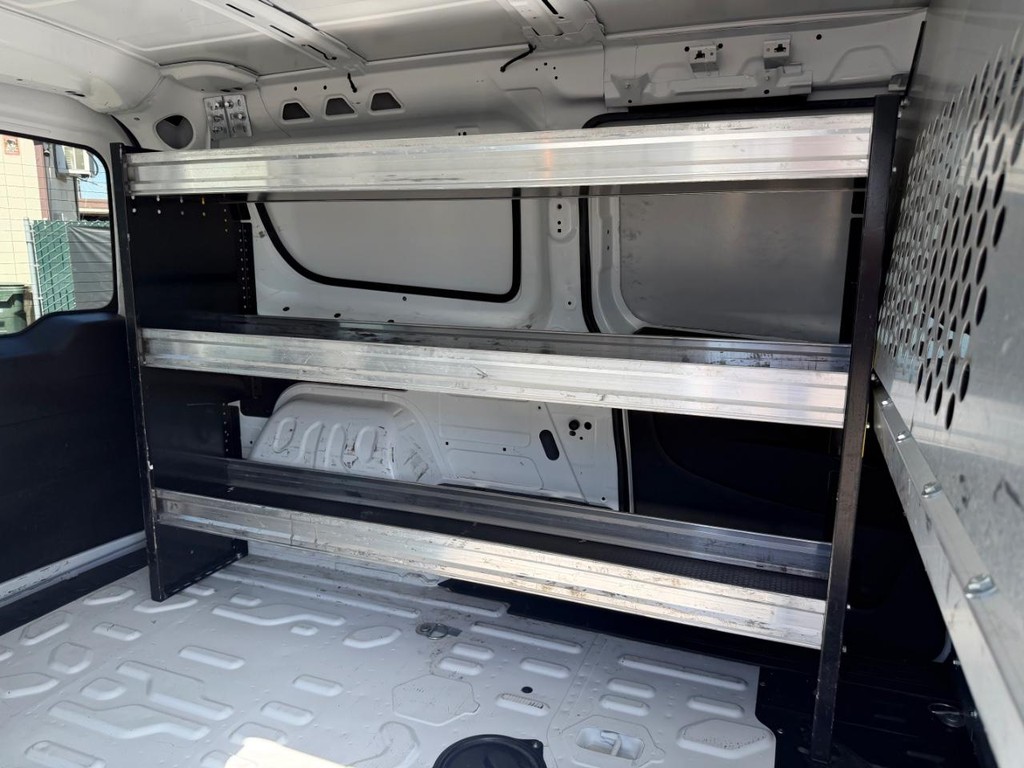 Ram ProMaster City Vehicle Full-screen Gallery Image 21