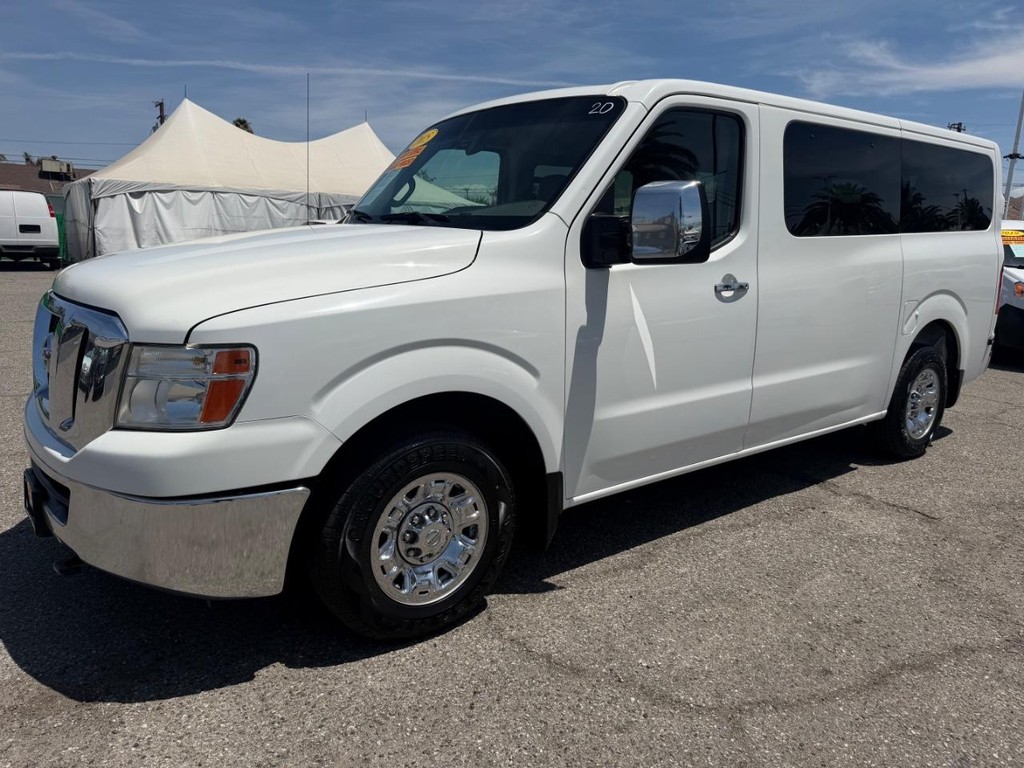 Nissan NV3500 Vehicle Full-screen Gallery Image 12