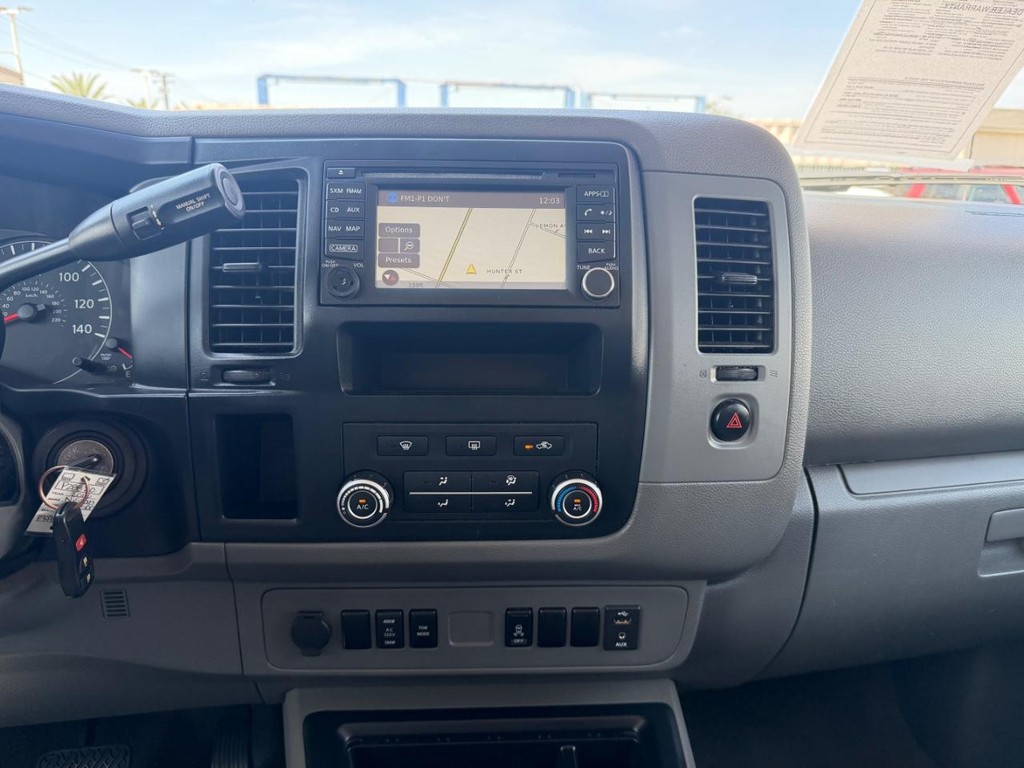 Nissan NV3500 Vehicle Full-screen Gallery Image 26