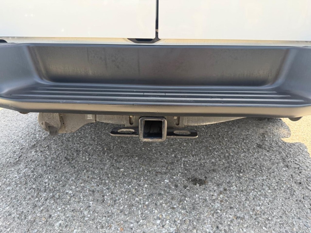 Nissan NV3500 Vehicle Full-screen Gallery Image 48