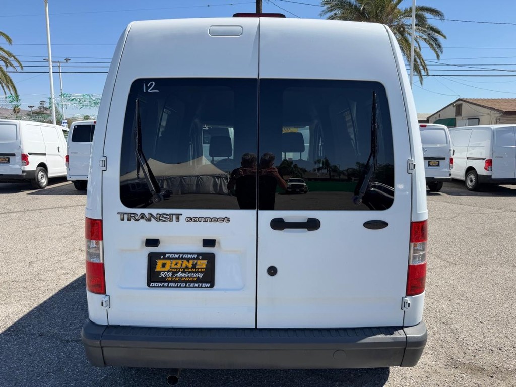 Ford Transit Connect Vehicle Full-screen Gallery Image 09