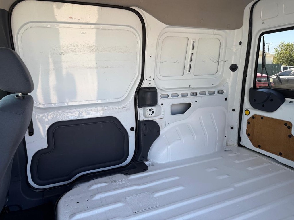 Ford Transit Connect Vehicle Full-screen Gallery Image 21