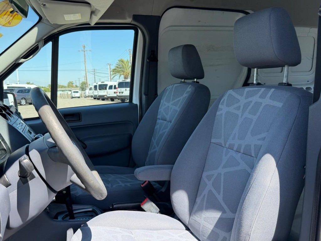 Ford Transit Connect Vehicle Full-screen Gallery Image 25