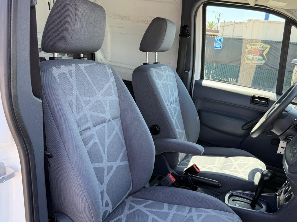 Ford Transit Connect Vehicle Full-screen Gallery Image 29