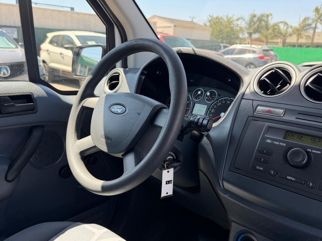 Ford Transit Connect Vehicle Full-screen Gallery Image 30