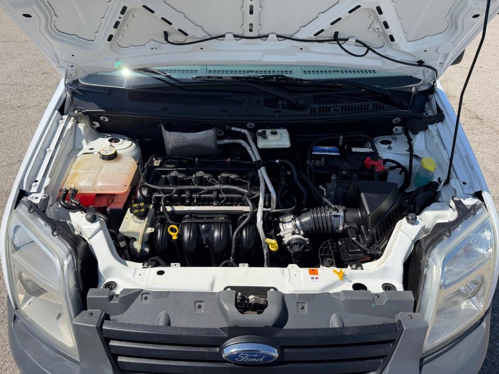 Ford Transit Connect Vehicle Full-screen Gallery Image 35