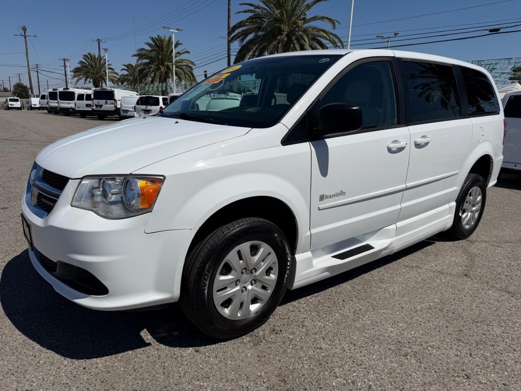 Dodge Grand Caravan Vehicle Full-screen Gallery Image 17