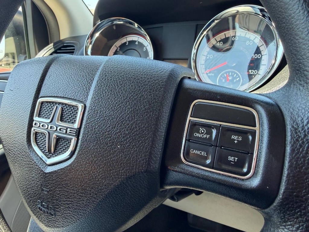 Dodge Grand Caravan Vehicle Full-screen Gallery Image 33