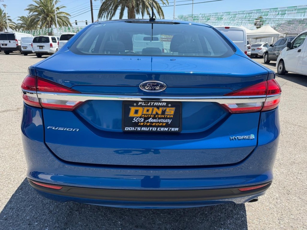 Ford Fusion Vehicle Full-screen Gallery Image 08