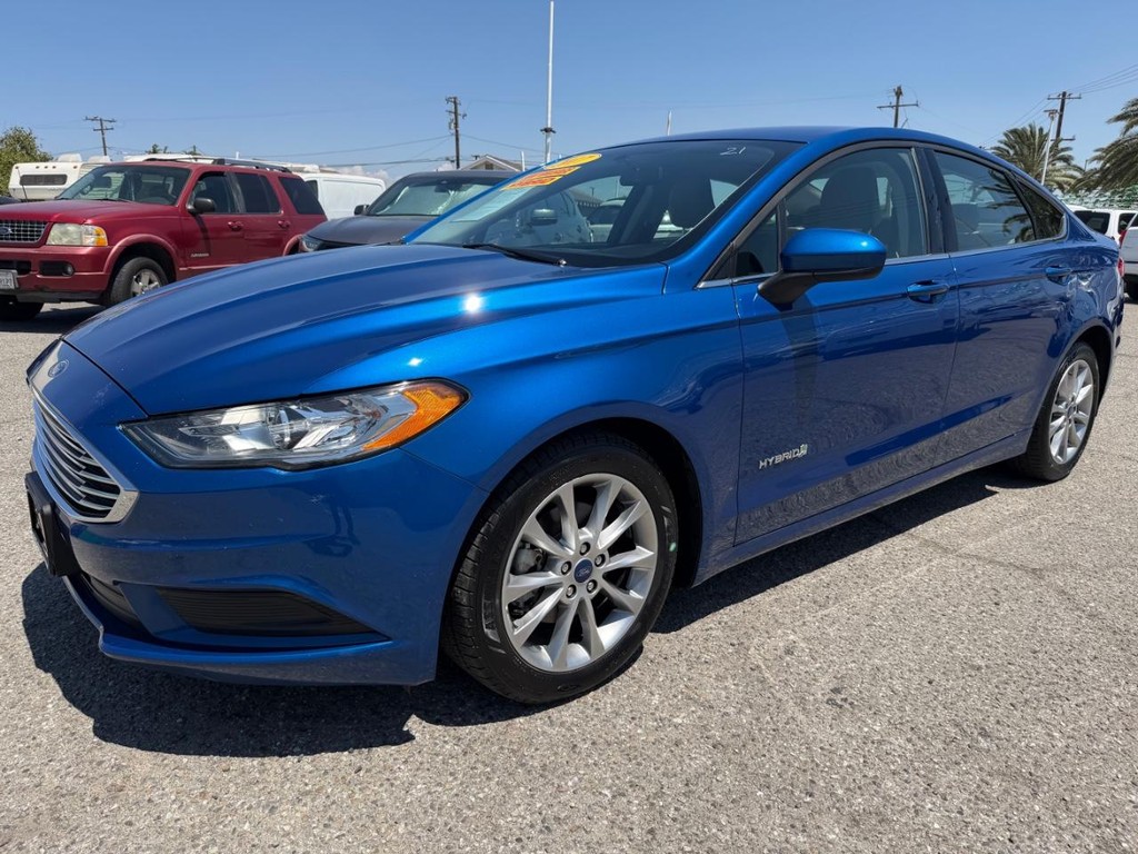 Ford Fusion Vehicle Full-screen Gallery Image 12