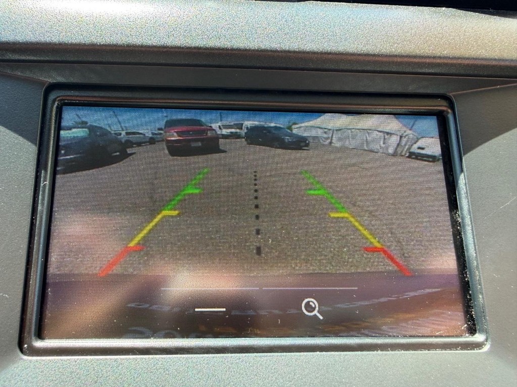 Ford Fusion Vehicle Full-screen Gallery Image 38