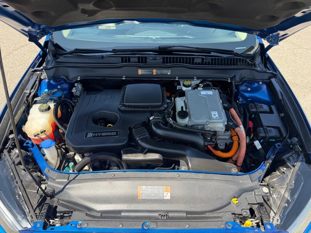 Ford Fusion Vehicle Full-screen Gallery Image 44