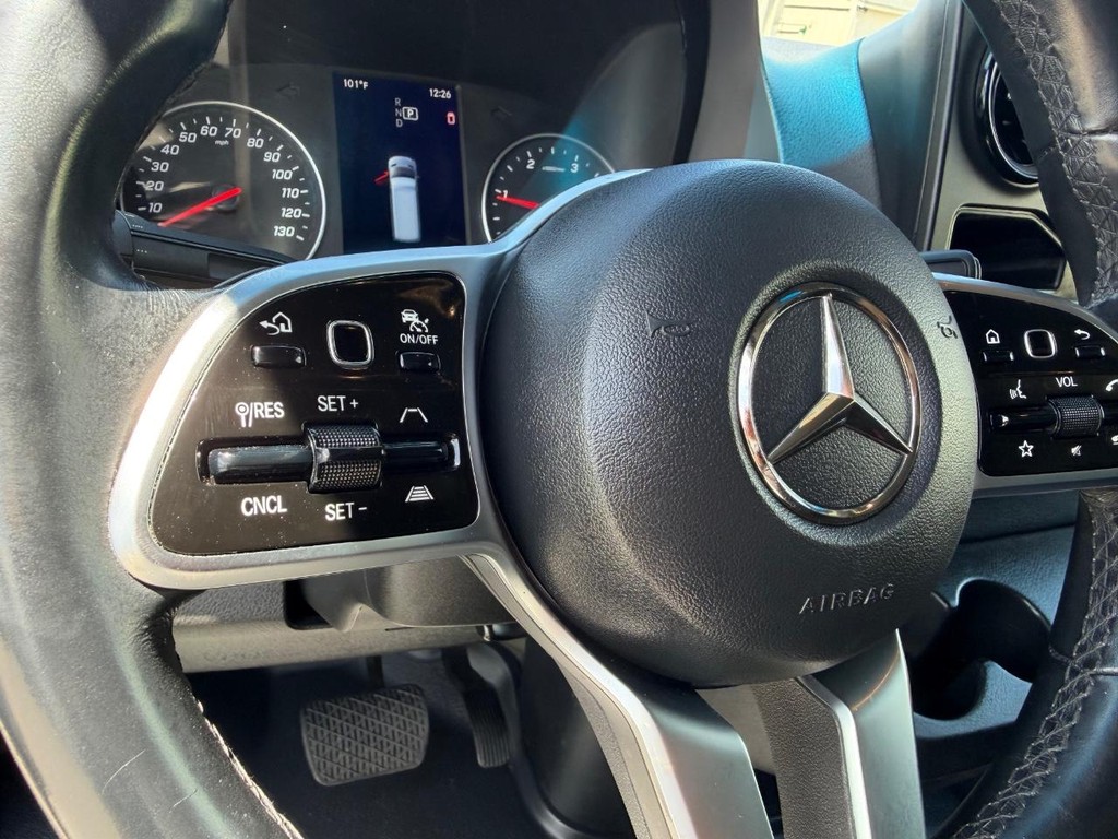 Mercedes-Benz Sprinter Vehicle Full-screen Gallery Image 43