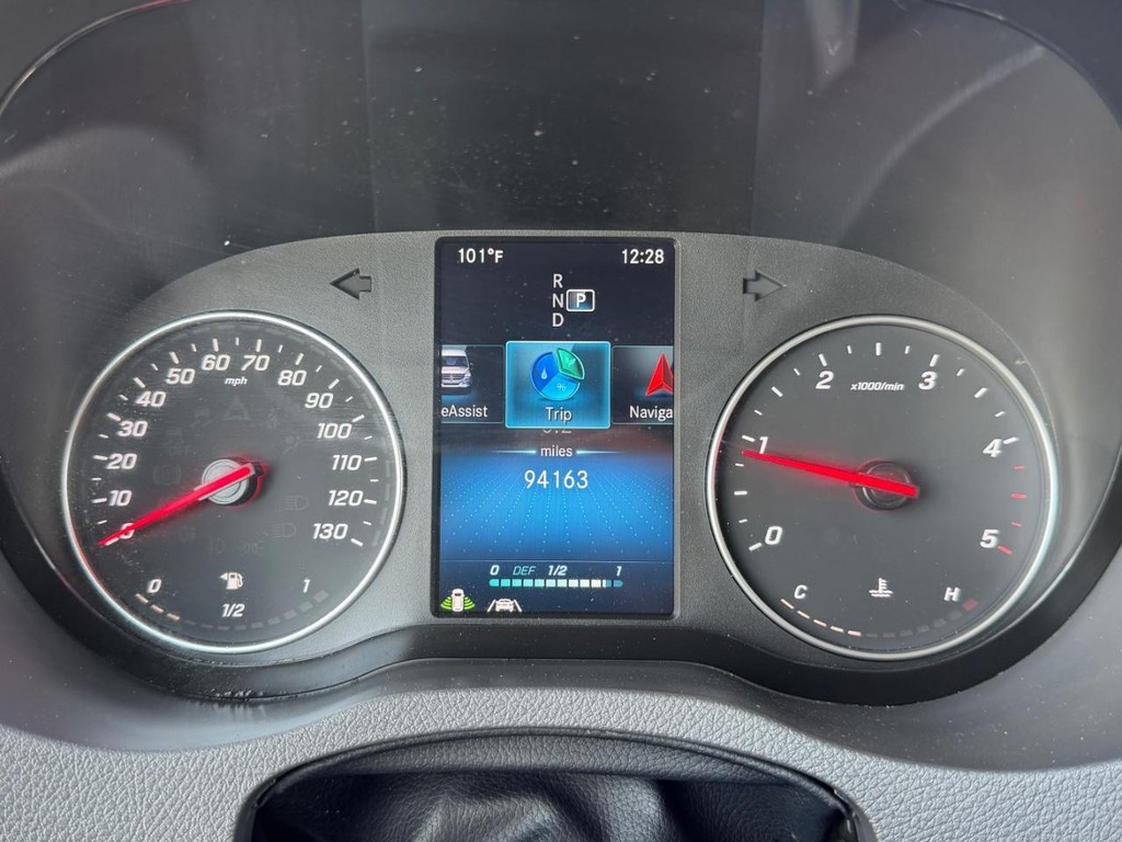Mercedes-Benz Sprinter Vehicle Full-screen Gallery Image 45