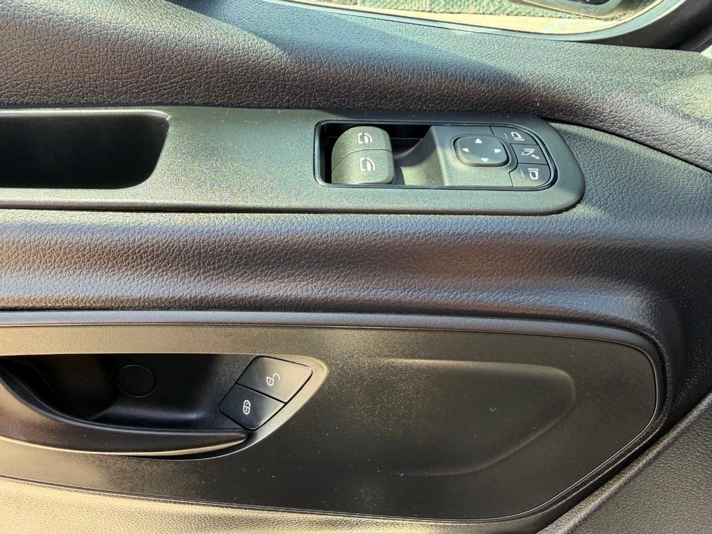 Mercedes-Benz Sprinter Vehicle Full-screen Gallery Image 46
