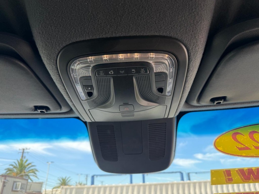 Mercedes-Benz Sprinter Vehicle Full-screen Gallery Image 49