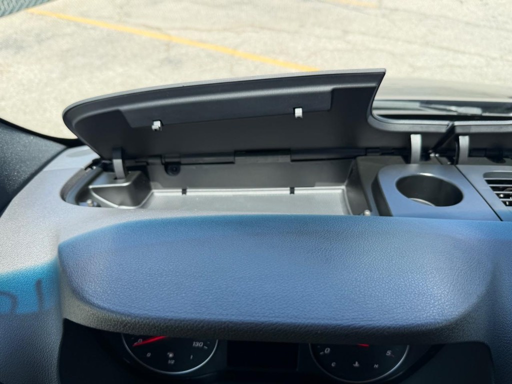 Mercedes-Benz Sprinter Vehicle Full-screen Gallery Image 56