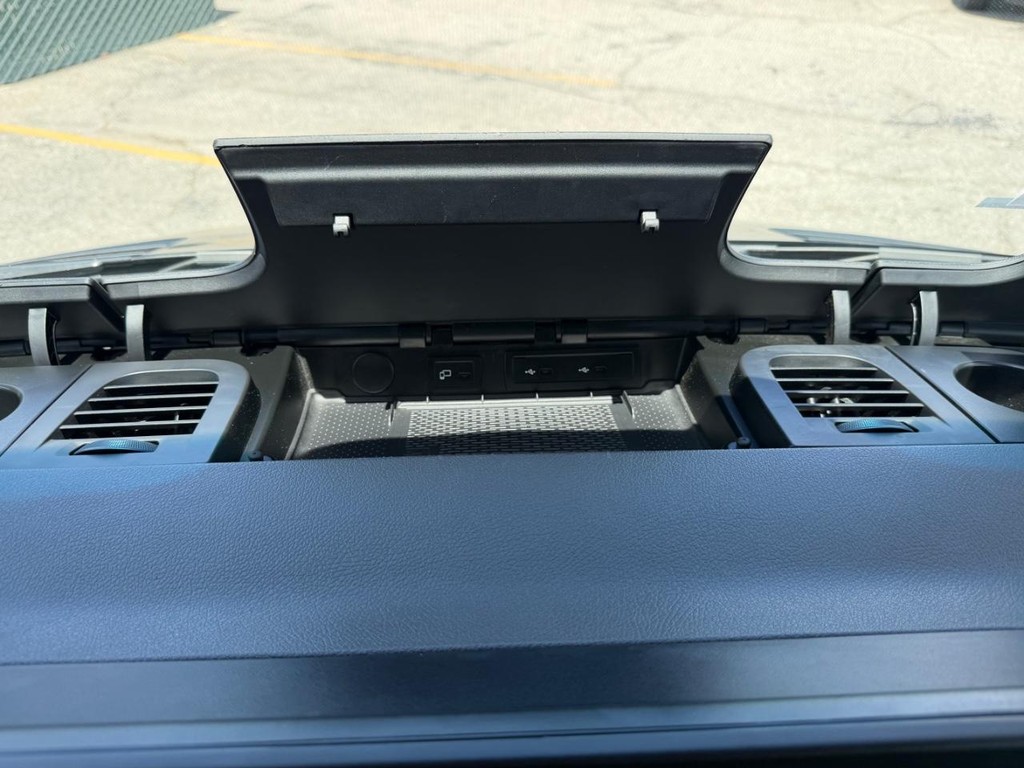Mercedes-Benz Sprinter Vehicle Full-screen Gallery Image 57