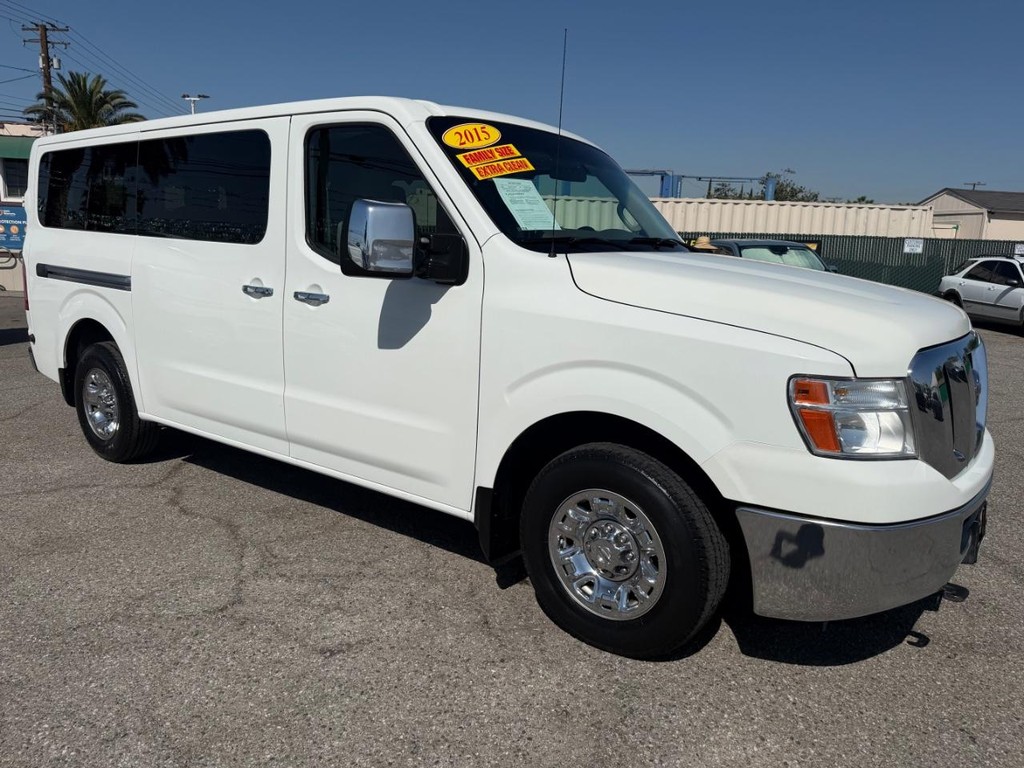 Nissan NV3500 Vehicle Full-screen Gallery Image 03