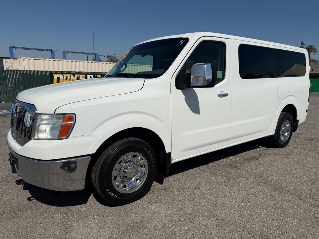 Nissan NV3500 Vehicle Full-screen Gallery Image 12