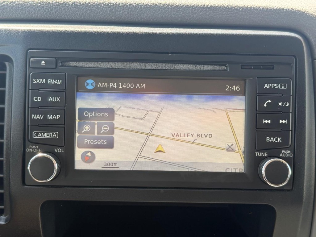 Nissan NV3500 Vehicle Full-screen Gallery Image 42