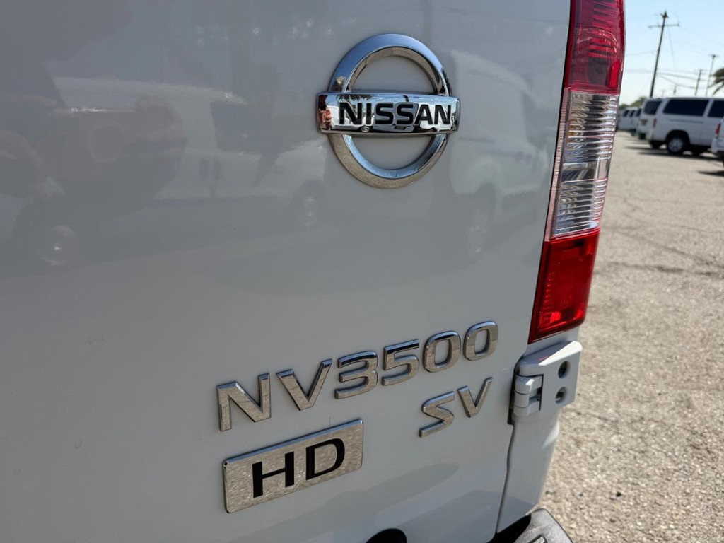 Nissan NV3500 Vehicle Full-screen Gallery Image 46